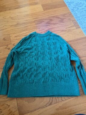 Women’s Cable Crewneck Sweater